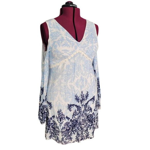 Coco + Jaimeson Blue & White Floral Cold-Shoulder Dress (Size XL) - Picture 8 of 8